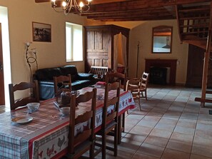 Dining - "Der Bauernhof des Vaters" by Interhome (Kermoroc'H)
