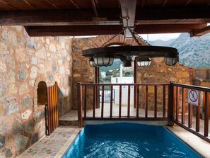 Property grounds - in Mavrikiano mit privatem Pool by Interhome (Plaka)