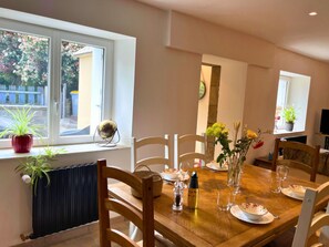 Dining - Das Ferienhaus von Maie Bail by Interhome (Ploumagoar)