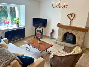 TV - Das Ferienhaus von Maie Bail by Interhome (Ploumagoar)