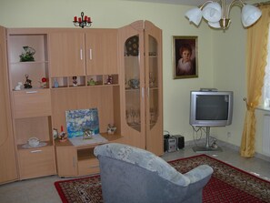 TV - Wasserschleuse in Wesenberg-Strasen by Interhome (Wesenberg)