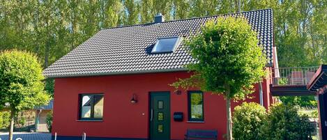 المنشأة من الخارج