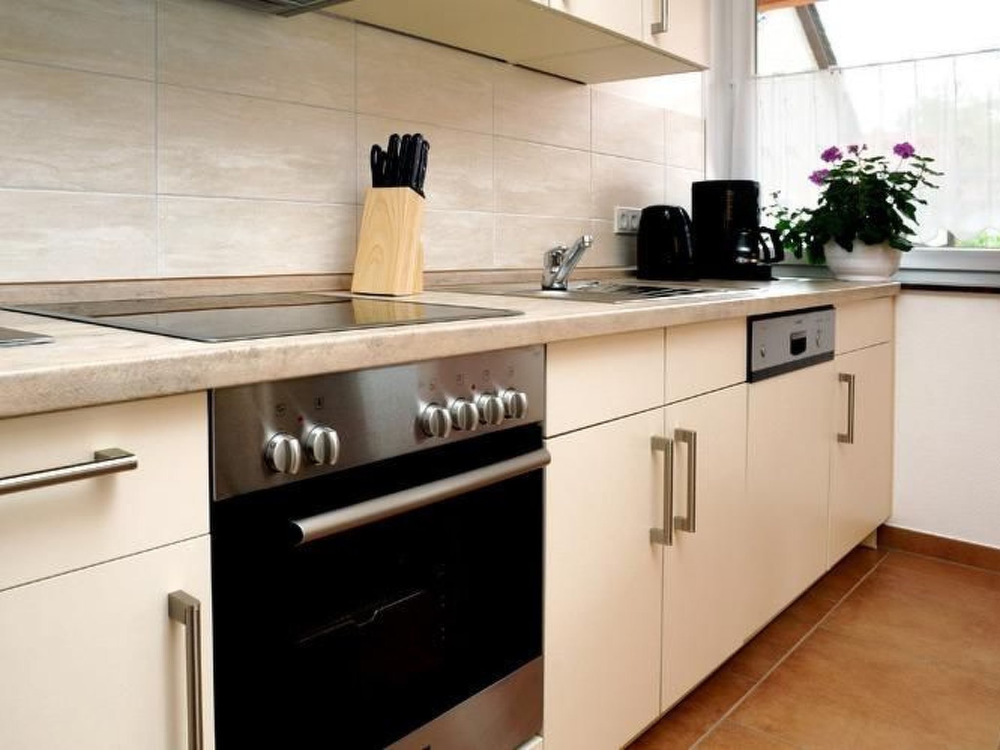 Réfrigérateur, four, lave-vaisselle