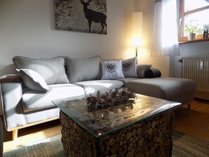 Living area - Wohnung mit möblierter Terrasse und Waldblick by Interhome (Hauzenberg)