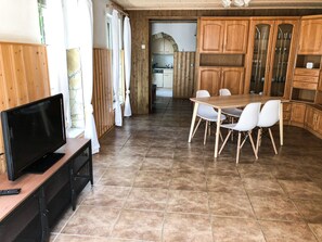 Dining - Gemütliche Wohnung in Niederpoyritz mit Garten by Interhome (Dresden)