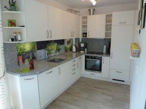 Fridge, microwave, oven, dishwasher - Vacation home Munky by Interhome (Breege)