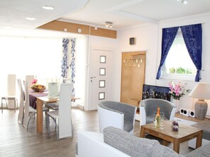 Dining - City FH Vulkaneinfel by Interhome (Daun)