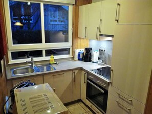 Fridge, microwave, oven, dishwasher - Vacation home Lea by Interhome (Extertal)
