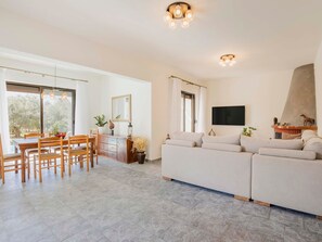 TV - Villa Natura by Interhome (Kolympia)