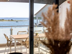 Outdoor dining - Penthouse Justina by Interhome (Drage)