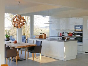 Fridge, microwave, oven, dishwasher - Fünfjahreszeiten in Bodstedt by Interhome (Bodstedt)
