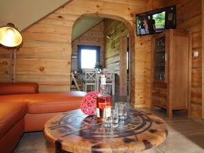 Televisión y chimenea 