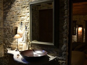 Internet - "Stone Retreat" by Interhome (Argos)