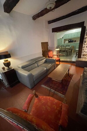 Fireplace - "Haus schlucht Verdon" by Interhome (Bauduen)