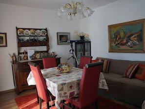 Dining - in Steindorf Am Ossiacher See by Interhome (Steindorf am Ossiacher See)