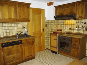 Fridge, microwave, oven, dishwasher - Haus Berggruß by Interhome (Ruhpolding)