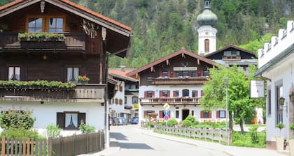 Komfortable Ferienwohnung mit herrlichem Bergblick by Interhome