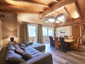 TV - Penthouse-Suite by Interhome (Hinterglemm)