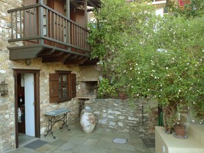 Property grounds - "Kyria Florenz" by Interhome (Skopelos)