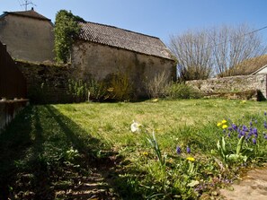 Property grounds - in Celles-En-Bassigny  umzäunter Garten by Interhome (Celles en Bassigny)
