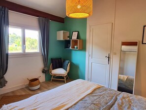3 bedrooms, Internet - im Herzen eines Weinguts, Terrasse und Balkon mit Bergblick, Schwimmbad by Interhome (Le Pradet)