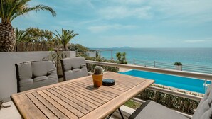 Outdoor dining - "Villa Chryssa" direkt am Strand by Interhome (Agios Pavlos)