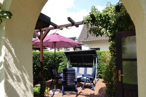Terrace/patio - Studio mit Blick auf das Wasser by Interhome (Groß Stresow)