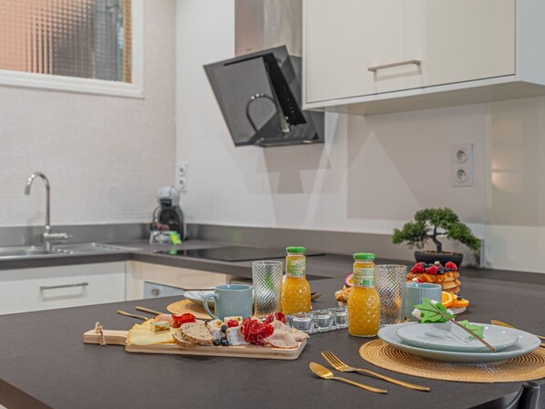 Fridge, microwave, oven, dishwasher