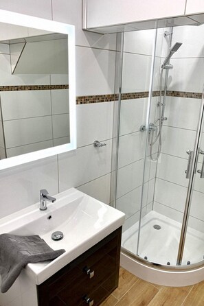Towels - Kleine, frisch renovierte Zwei-Zimmerwohnung by Interhome (Bansin)