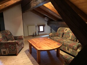 Chimenea y reproductor de DVD 