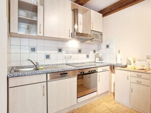 Fridge, oven, dishwasher, cookware/dishes/utensils - Am Rückerlhof-Katrin by Interhome (Geigant)