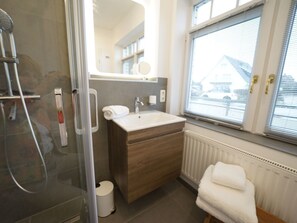Towels - Wohnung in Wenningstedt-Braderup mit Terrasse by Interhome (Wenningstedt-Braderup)