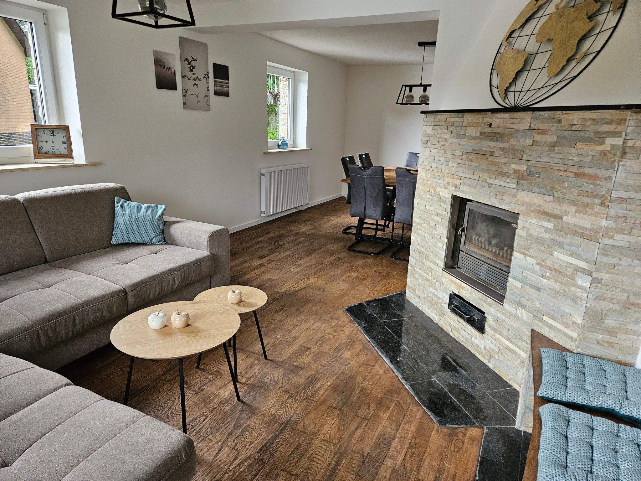 Télévision, cheminée