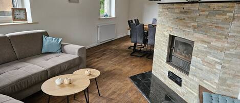 Télévision, cheminée