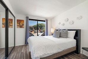 Iron/ironing board, free WiFi, bed sheets - Pool, pickleball, views, stars, sunsets, perfect (Twentynine Palms)