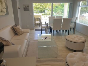 Living area - Wunderschöne Wohnung mit beheiztem Pool by Interhome (Hout Bay)