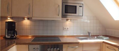 Kühlschrank, Mikrowelle, Ofen, Geschirrspüler