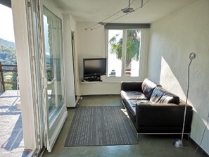 TV - La Tortue by Interhome (Caviano)