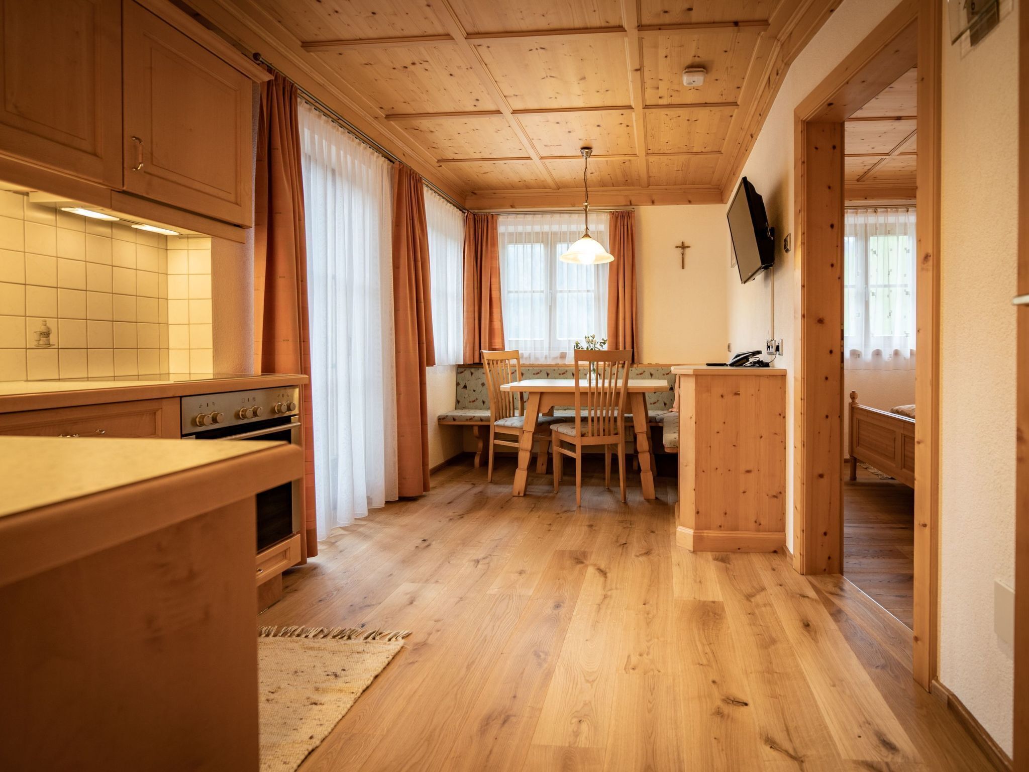 المنشأة من الداخل