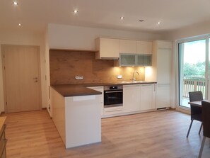 Fridge, microwave, oven, dishwasher - APPARTEMENT - BERGBLICK by Interhome (Arnbach)