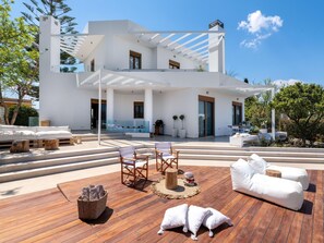 Terrace/patio - Schöne weiße Ferienvilla Liebe by Interhome (Ialyssos)