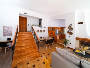 TV - Ixian Bliss Pool Villa by Interhome (Ialyssos)
