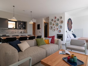 TV - Nisi Living Concept - Karpathos Villa by Interhome (Ialyssos)