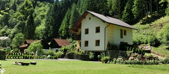 Eulenrast in Loich by Interhome