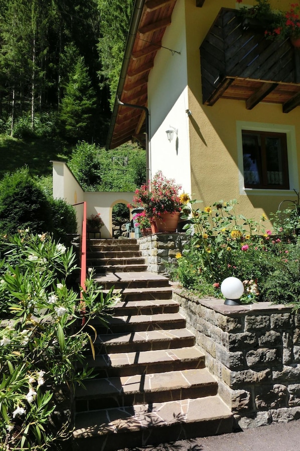 Property grounds - Eulenrast in Loich by Interhome (Loich)