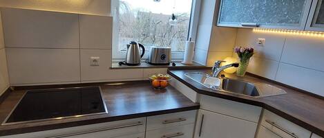 Refrigerador, microondas, horno y lavavajillas