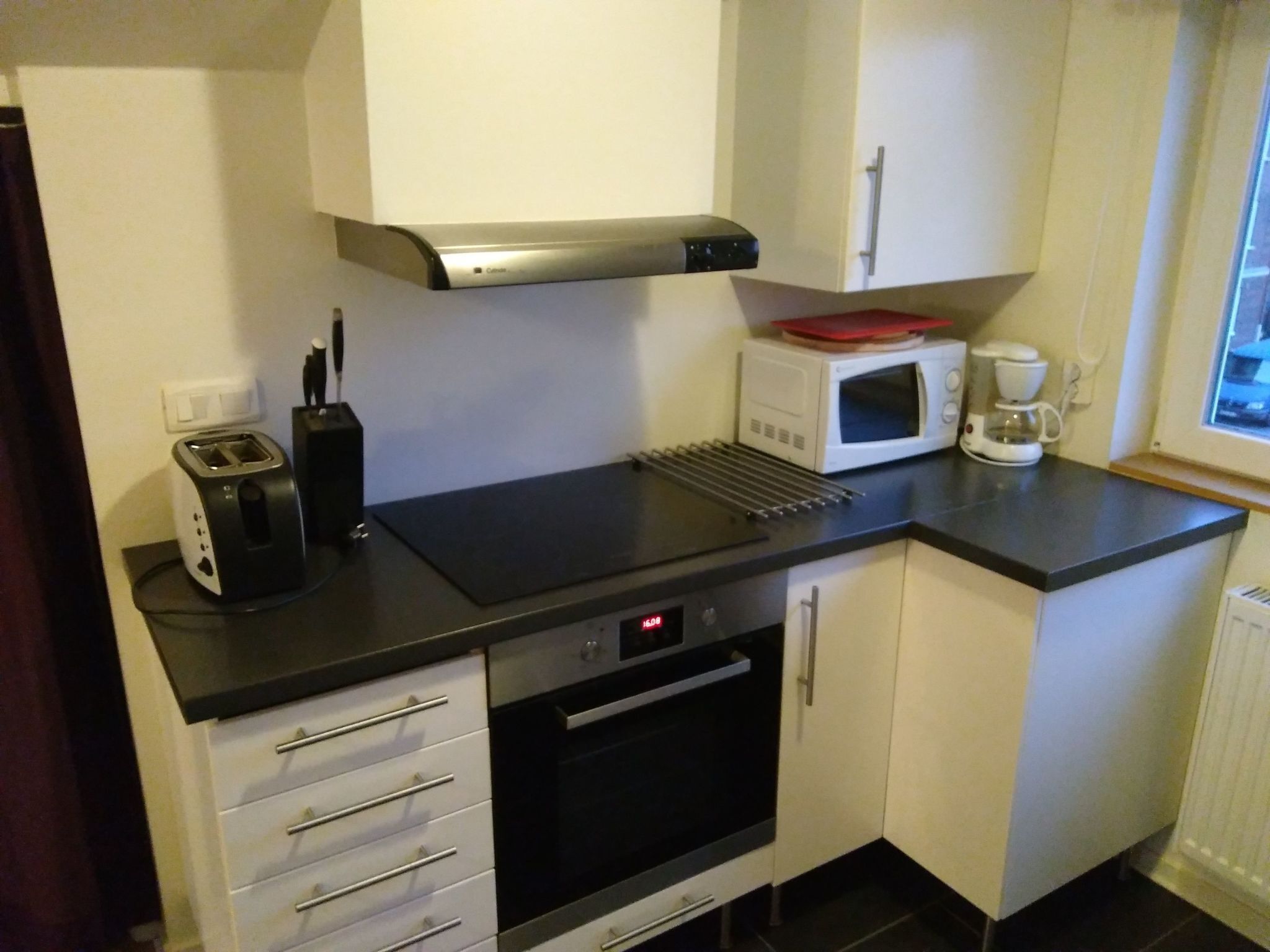 Réfrigérateur, micro-ondes, four, lave-vaisselle