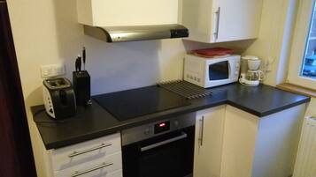 Réfrigérateur, micro-ondes, four, lave-vaisselle