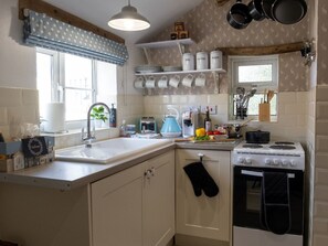 Fridge, oven, dishwasher, cookware/dishes/utensils