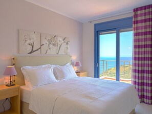 Internet - mit Privatpool für 9 Personen ca. 200 m² in Pounta, Ägäis (Skiathos) by Interhome (Skiathos)